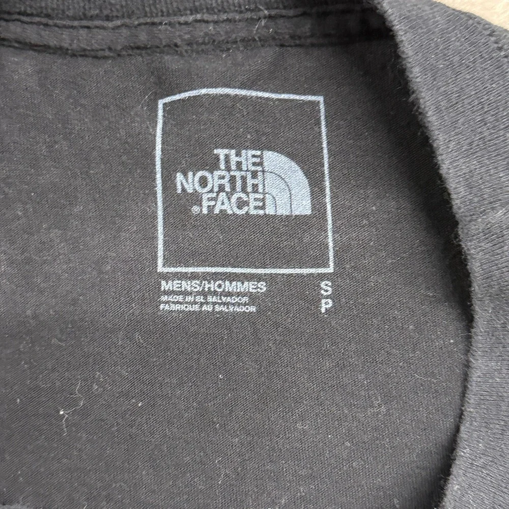 The North Face Mens Black Long Sleeve Graphic T-Shirt Logo Sleeve Small 2514